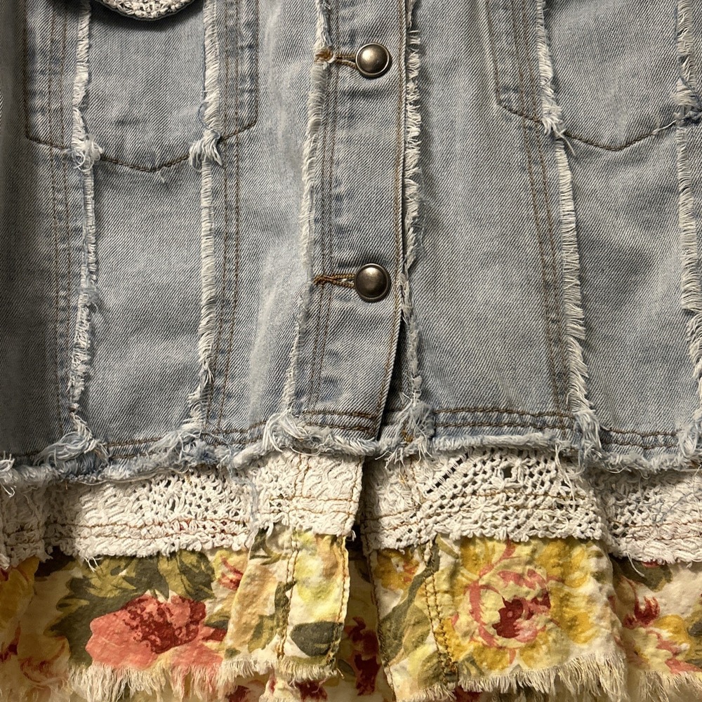 POL Patchwork Denim Short Sleeve Jacket Floral Eyelet Boho Shabby Chic Raw Edge - Picture 7 of 8